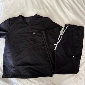 Men’s Figs Black Technical Collection Scrub Set